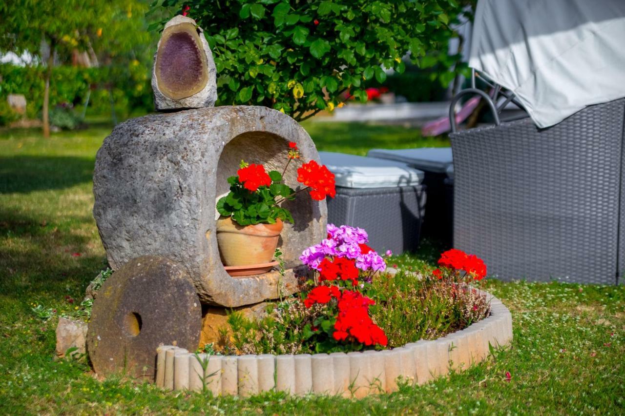 Garden Paradise App Sveti Vid-Miholjice Exterior photo